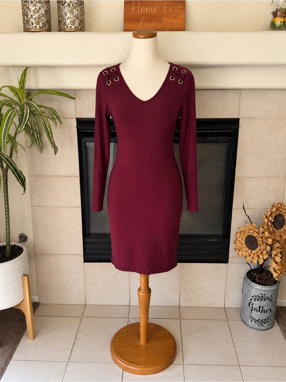 Derek Heart Burgundy Long Sleeve V-Neck Bodycon Dress with Grommet Shoulders